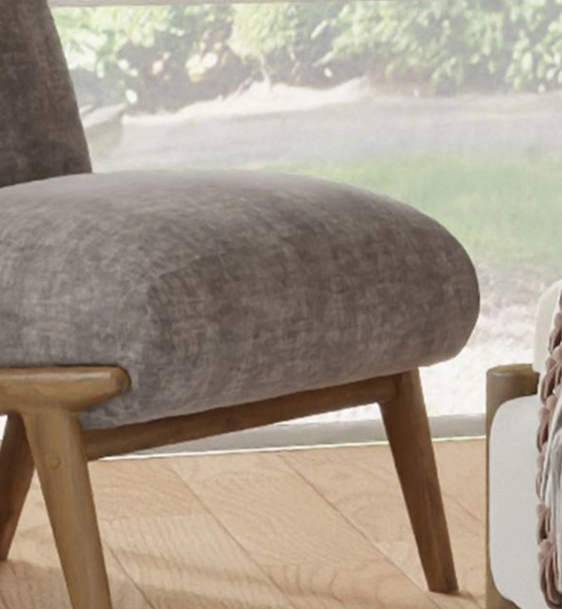 Timeless Curved Design