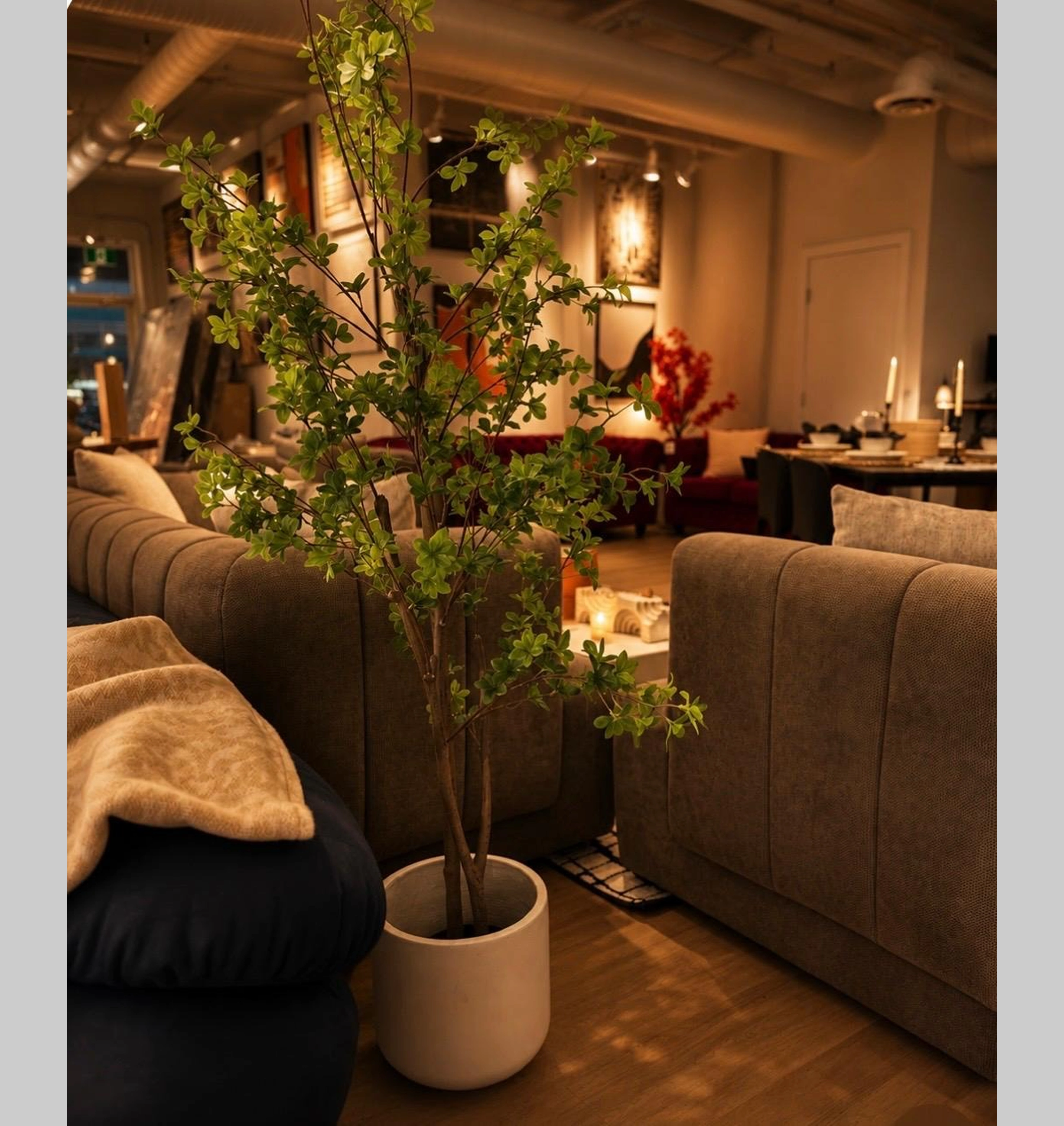 Magma leaf planter with vase