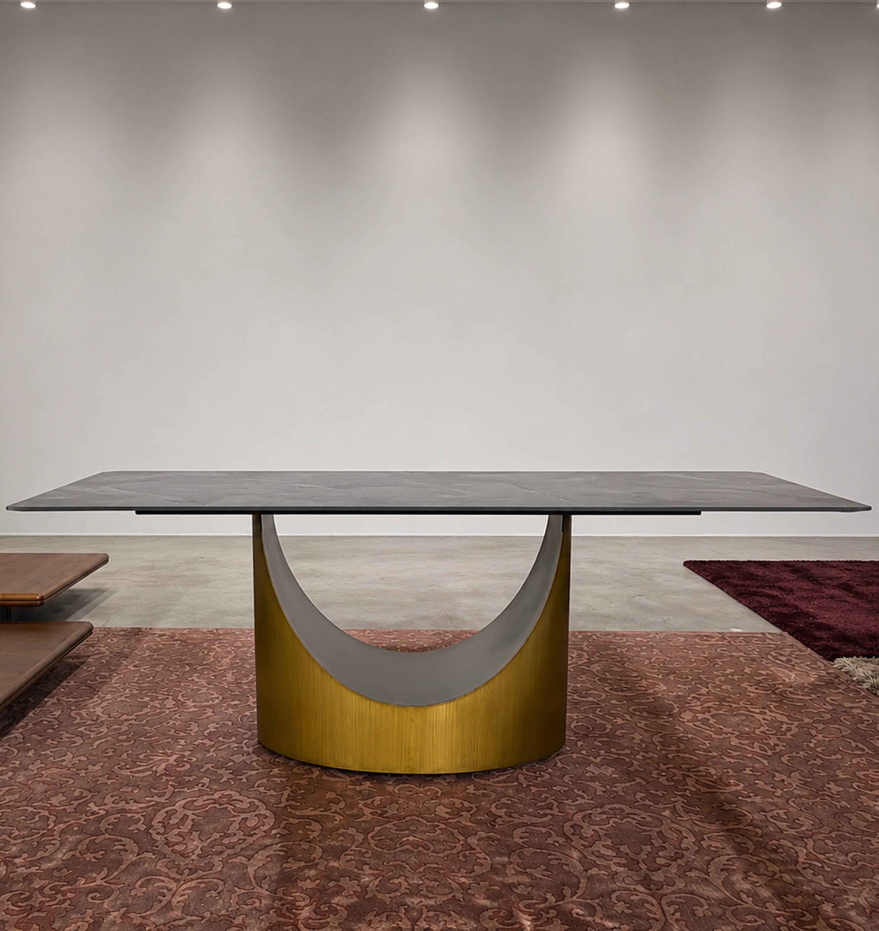 Vogue dinning table